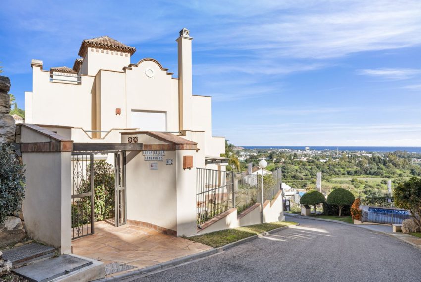 R5321089-Apartment-For-Sale-Los-Almendros-Penthouse-Duplex-4-Beds-350-Built