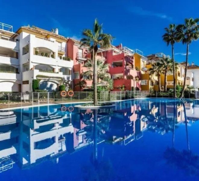 R5321119-Image 1-Middle Floor Apartment - 4 Beds - 108 Built