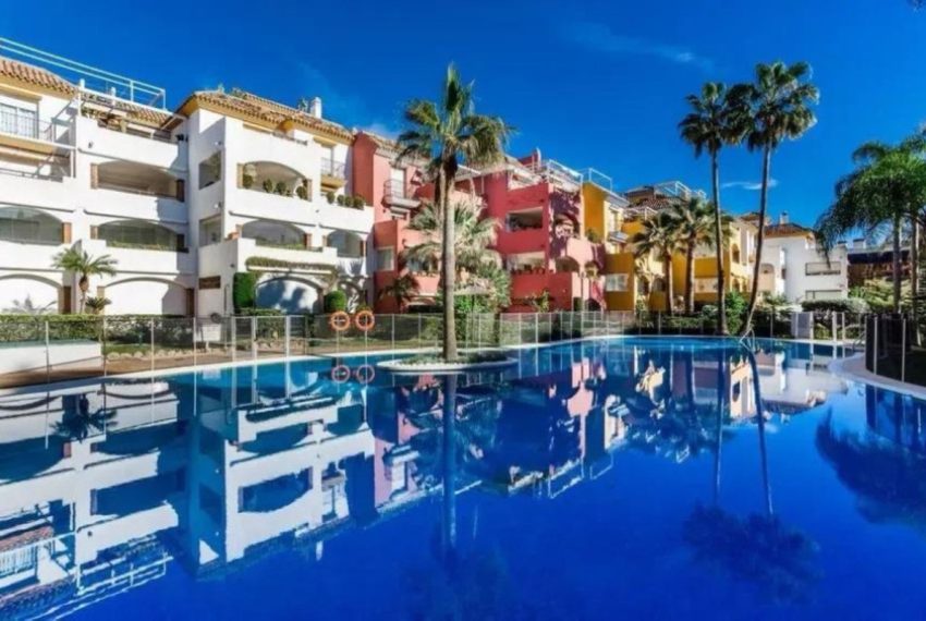 R5321119-Apartment-For-Sale-Marbella-Middle-Floor-Apartment-4-Beds-108-Built