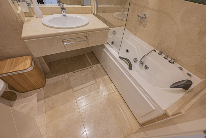 R5321179-Apartment-For-Sale-Nueva-Andalucia-Middle-Floor-Apartment-3-Beds-145-Built-8