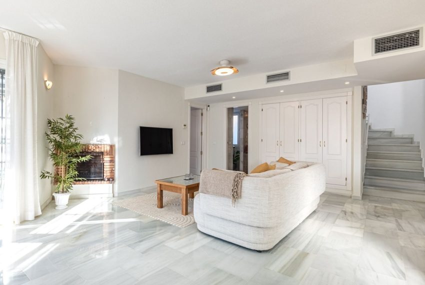 R5321596-Apartment-For-Sale-Nueva-Andalucia-Penthouse-Duplex-2-Beds-112-Built-3