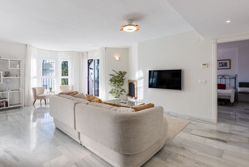 R5321596-Apartment-For-Sale-Nueva-Andalucia-Penthouse-Duplex-2-Beds-112-Built-4