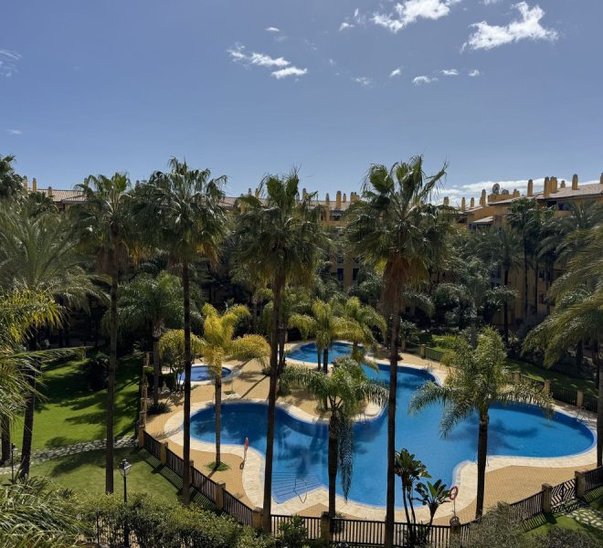 R5321605-Image 1-Middle Floor Apartment - 3 Beds - 120 Built