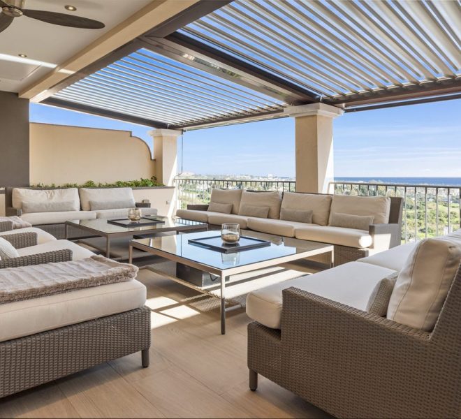 R5321797-Image 1-Penthouse Duplex - 4 Beds - 350 Built