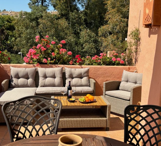 R5321854-Image 1-Top Floor Apartment - 3 Beds - 135 Built