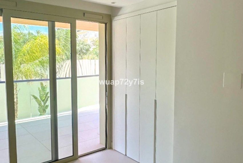 R5322535-Apartment-For-Sale-The-Golden-Mile-Middle-Floor-Apartment-2-Beds-193-Built-19