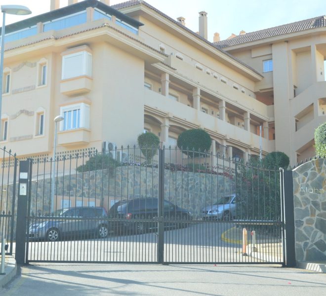 R5322784-Image 1-Middle Floor Apartment - 3 Beds - 110 Built