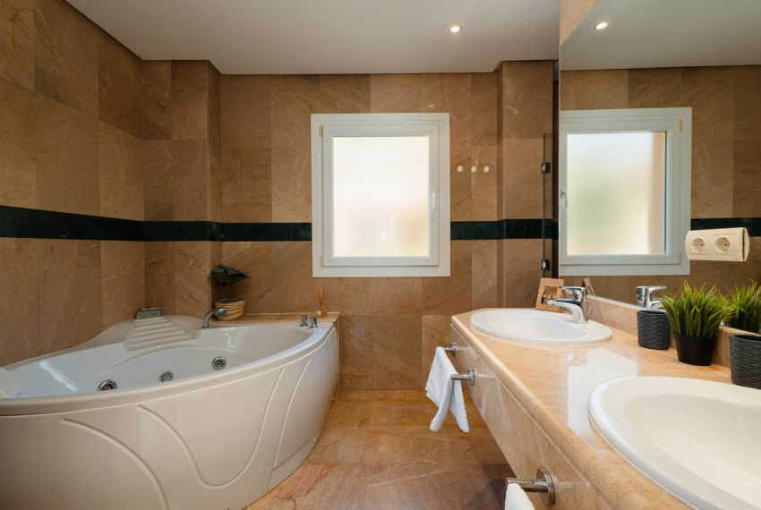 R5323030-Apartment-For-Sale-Nueva-Andalucia-Penthouse-Duplex-3-Beds-160-Built-10