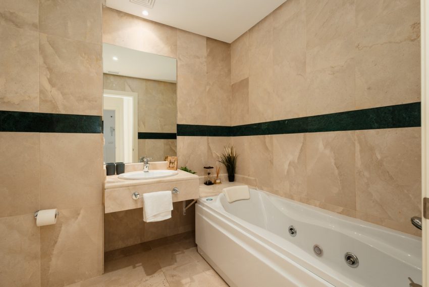 R5323030-Apartment-For-Sale-Nueva-Andalucia-Penthouse-Duplex-3-Beds-160-Built-14