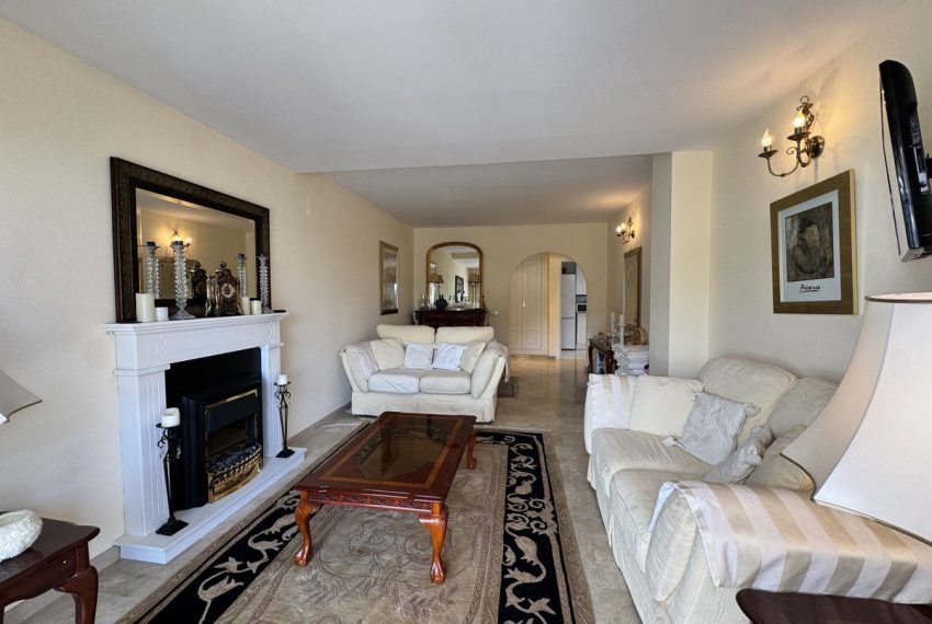 R5323120-Apartment-For-Sale-The-Golden-Mile-Middle-Floor-Apartment-2-Beds-92-Built-3