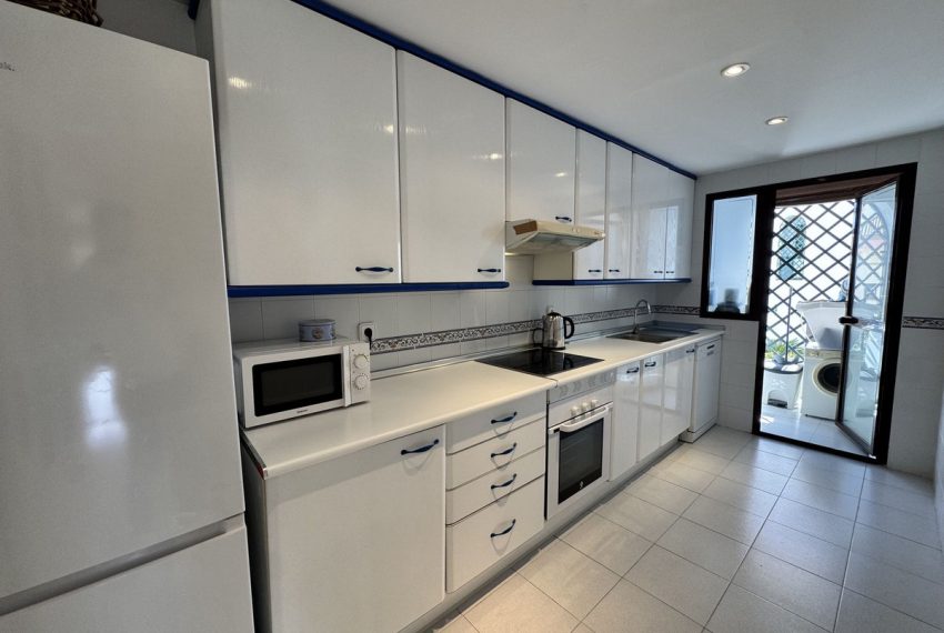 R5323120-Apartment-For-Sale-The-Golden-Mile-Middle-Floor-Apartment-2-Beds-92-Built-9