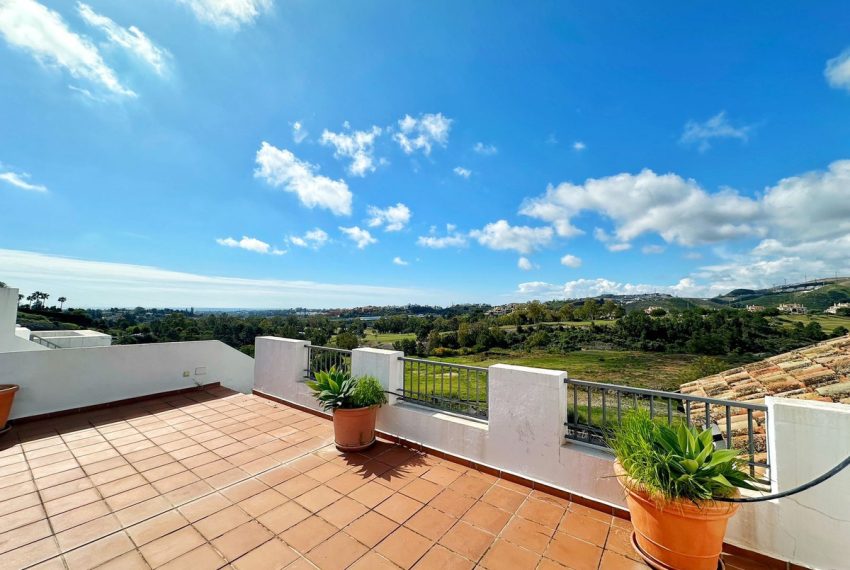 R5324356-Apartment-For-Sale-Los-Arqueros-Penthouse-Duplex-3-Beds-121-Built-2