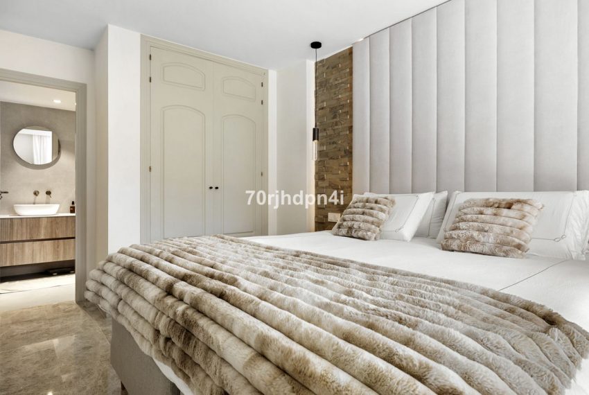 R5324554-Apartment-For-Sale-Nueva-Andalucia-Ground-Floor-Apartment-3-Beds-101-Built-8