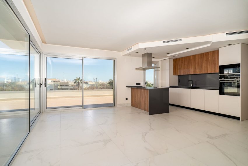 R5325181-Apartment-For-Sale-San-Pedro-de-Alcantara-Penthouse-4-Beds-138-Built-1