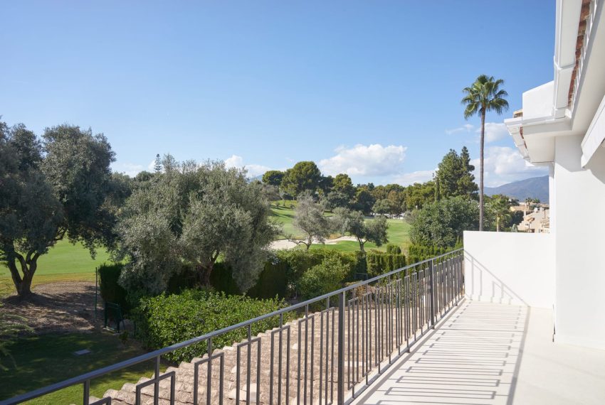 R5328550-House-For-Sale-Nueva-Andalucia-Townhouse-4-Beds-273-Built-19