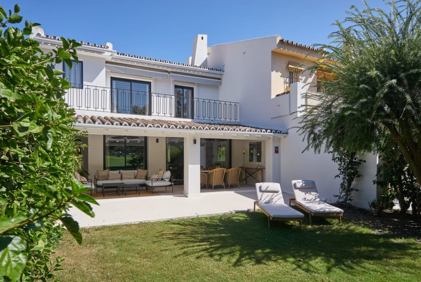 R5328550-House-For-Sale-Nueva-Andalucia-Townhouse-4-Beds-273-Built