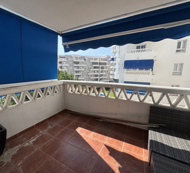 R5328562-Image 1-Middle Floor Apartment - 4 Beds - 120 Built