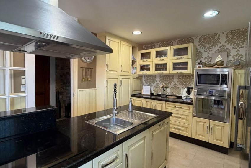 R5329558-Apartment-For-Sale-Estepona-Penthouse-4-Beds-190-Built-11