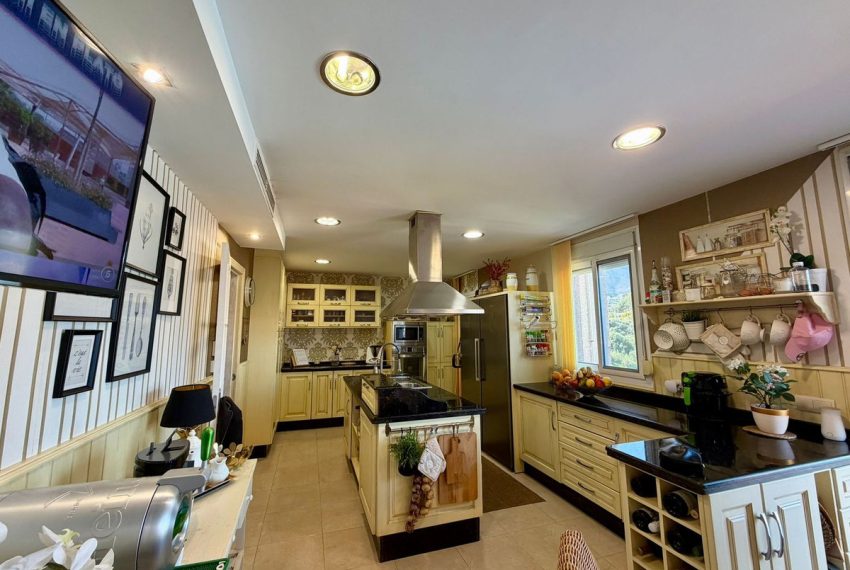 R5329558-Apartment-For-Sale-Estepona-Penthouse-4-Beds-190-Built-2