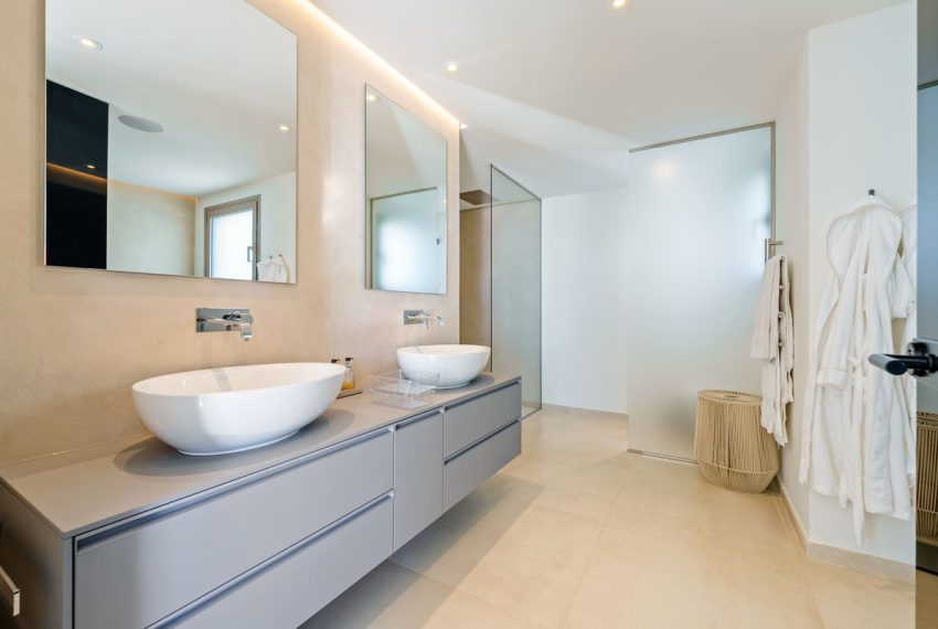 R5329693-House-For-Sale-Nueva-Andalucia-Detached-Villa-3-Beds-266-Built-15