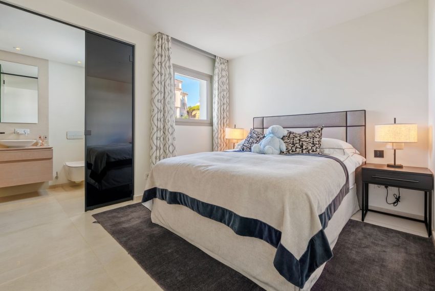 R5329693-House-For-Sale-Nueva-Andalucia-Detached-Villa-3-Beds-266-Built-8