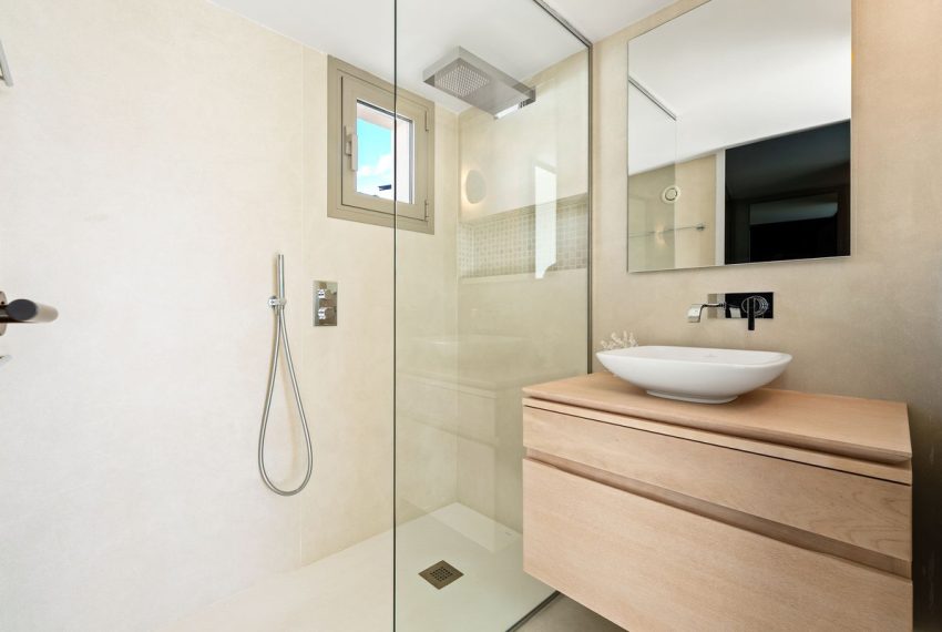 R5329693-House-For-Sale-Nueva-Andalucia-Detached-Villa-3-Beds-266-Built-9