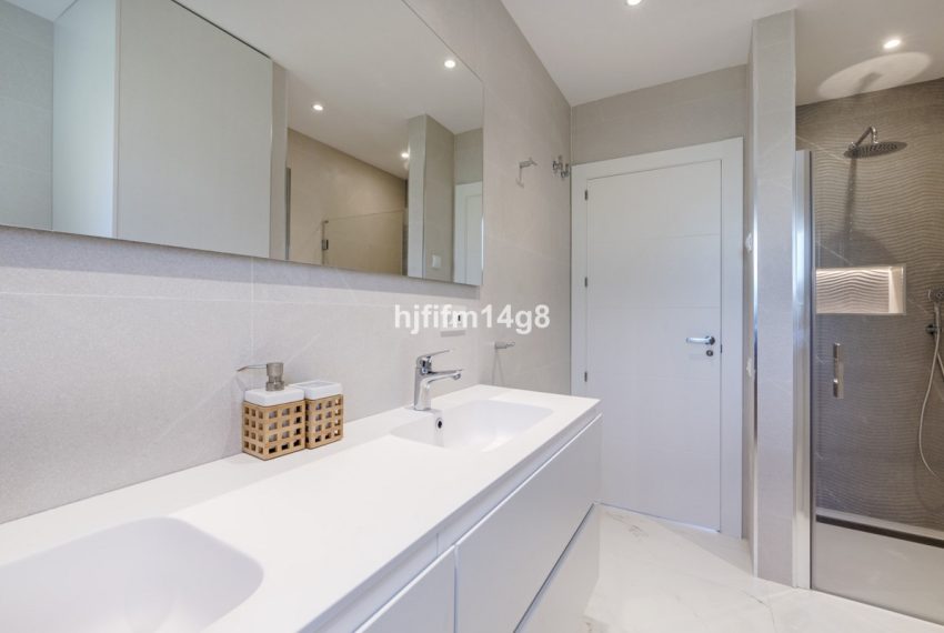 R5330041-Apartment-For-Sale-Nueva-Andalucia-Penthouse-3-Beds-150-Built-14