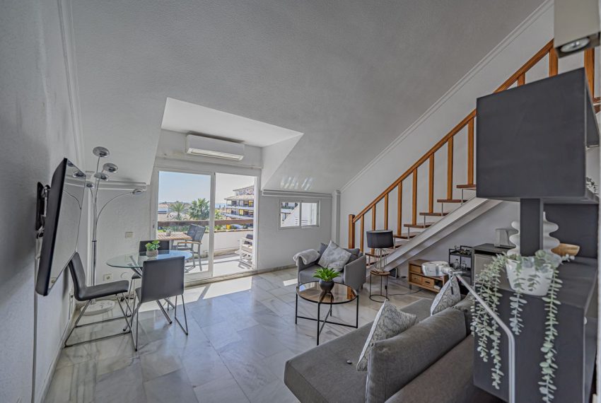 R5330335-Apartment-For-Sale-The-Golden-Mile-Top-Floor-Apartment-2-Beds-91-Built-10