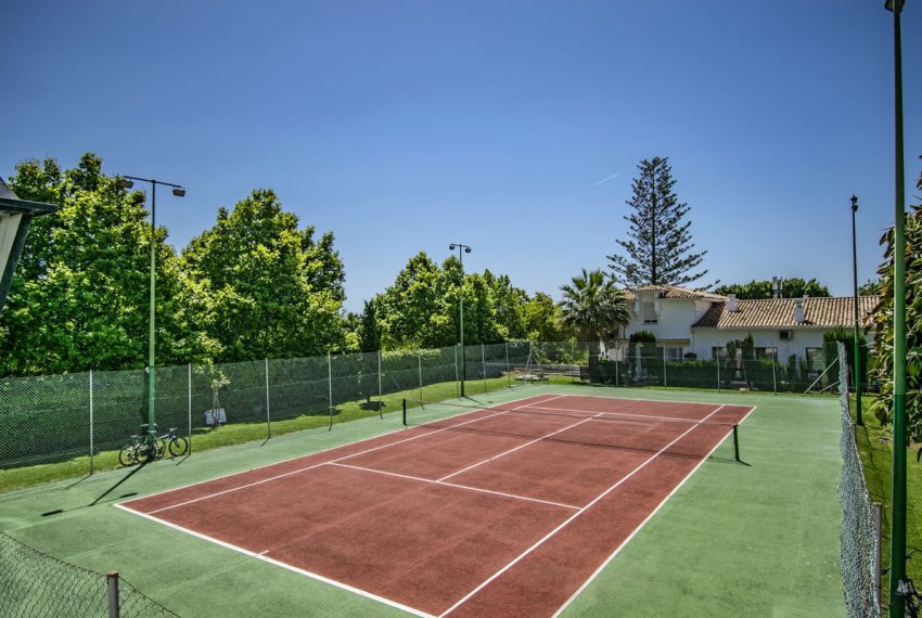 R5330335-Apartment-For-Sale-The-Golden-Mile-Top-Floor-Apartment-2-Beds-91-Built-13