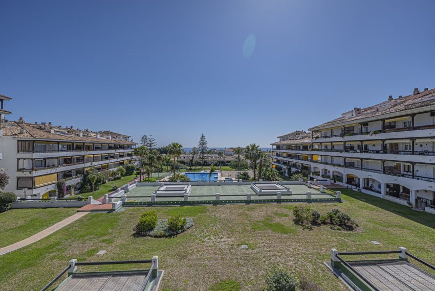 R5330335-Apartment-For-Sale-The-Golden-Mile-Top-Floor-Apartment-2-Beds-91-Built-14