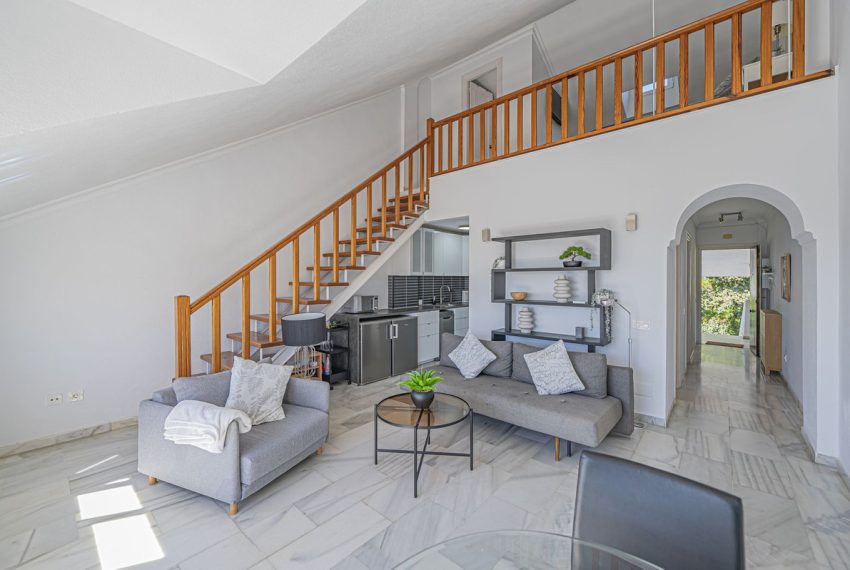 R5330335-Apartment-For-Sale-The-Golden-Mile-Top-Floor-Apartment-2-Beds-91-Built-3