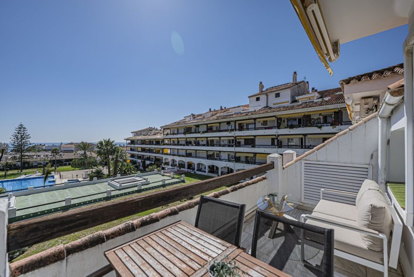 R5330335-Apartment-For-Sale-The-Golden-Mile-Top-Floor-Apartment-2-Beds-91-Built-5