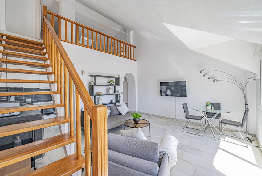 R5330335-Apartment-For-Sale-The-Golden-Mile-Top-Floor-Apartment-2-Beds-91-Built-8