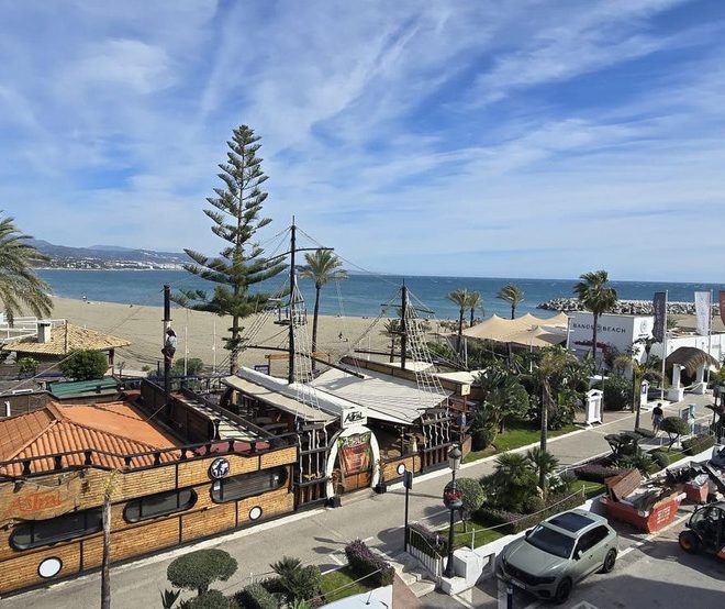 R5330713-Image 1-Middle Floor Apartment - 3 Beds - 85 Built