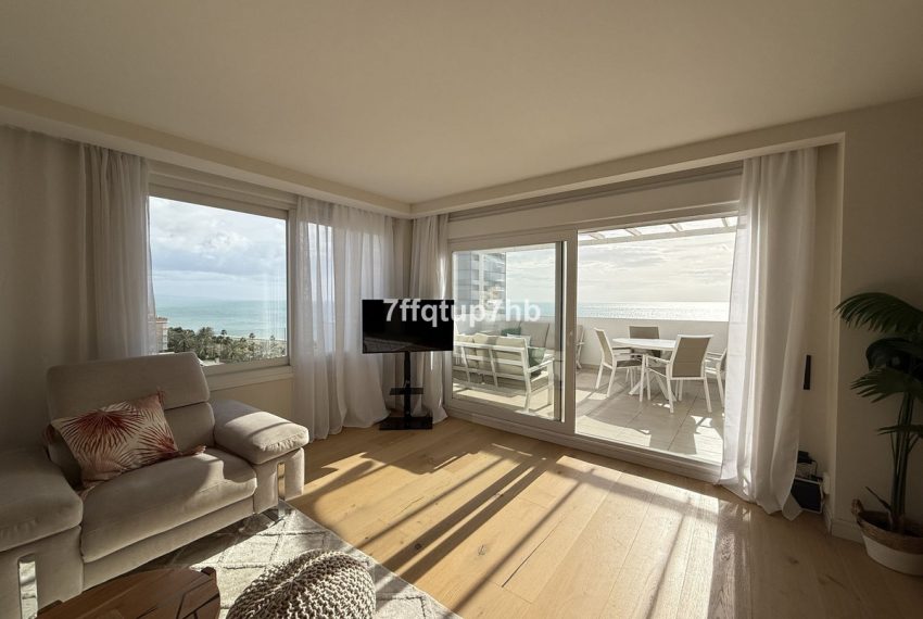 R5333284-Apartment-For-Sale-Estepona-Penthouse-3-Beds-111-Built-3
