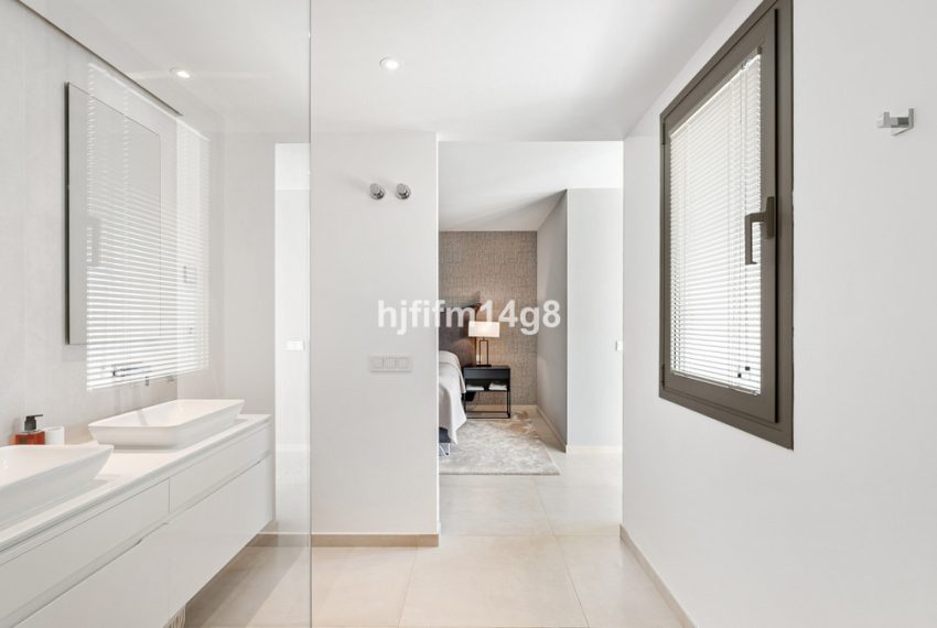 R5333500-Apartment-For-Sale-Nueva-Andalucia-Middle-Floor-Apartment-3-Beds-188-Built-13