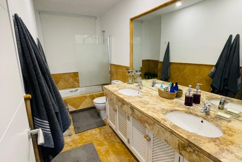 R5335651-House-For-Sale-Istan-Townhouse-3-Beds-200-Built-9