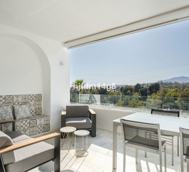 R5337460-Image 1-Middle Floor Apartment - 3 Beds - 137 Built