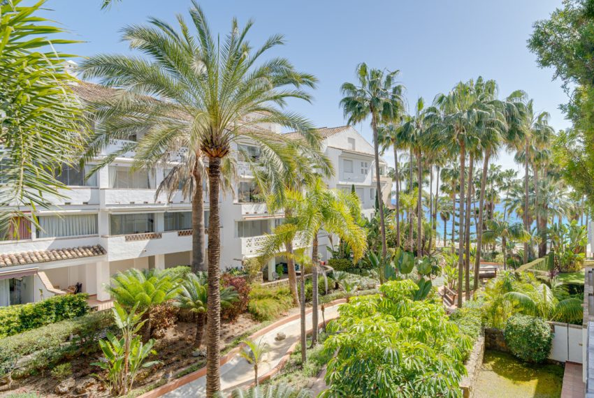 R5337499-Apartment-For-Sale-The-Golden-Mile-Middle-Floor-Apartment-3-Beds-190-Built