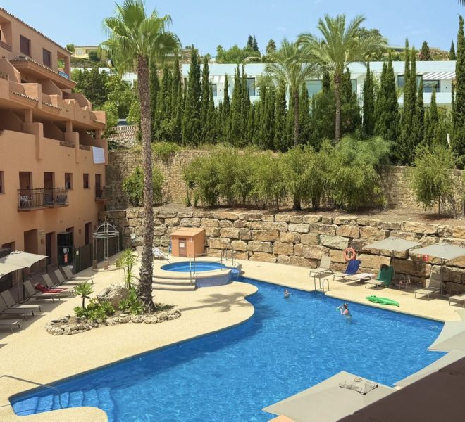 R5337760-Image 1-Middle Floor Apartment - 2 Beds - 77 Built