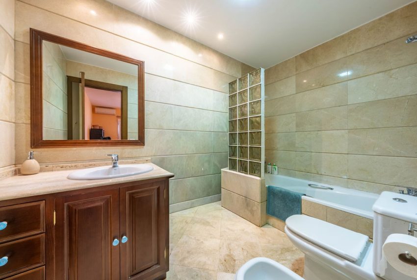 R5340661-Apartment-For-Sale-Aloha-Ground-Floor-Apartment-2-Beds-92-Built-15