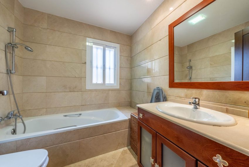 R5340661-Apartment-For-Sale-Aloha-Ground-Floor-Apartment-2-Beds-92-Built-16