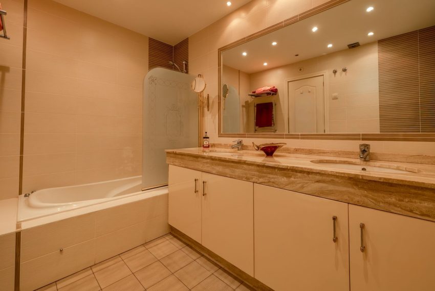 R5342023-Apartment-For-Sale-Puerto-Banus-Ground-Floor-Apartment-2-Beds-172-Built-13