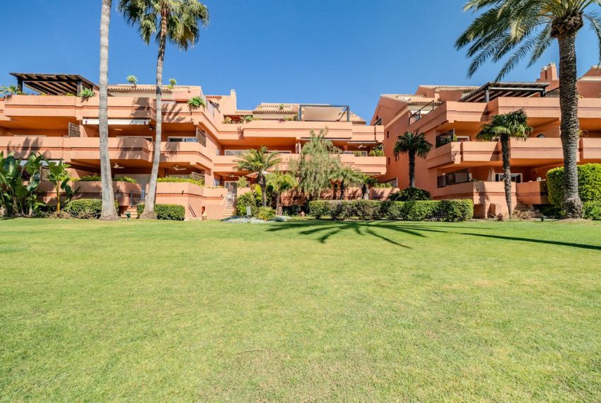 R5342023-Apartment-For-Sale-Puerto-Banus-Ground-Floor-Apartment-2-Beds-172-Built