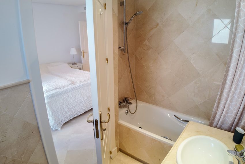 R5342476-Apartment-For-Sale-Nueva-Andalucia-Middle-Floor-Apartment-2-Beds-154-Built-11