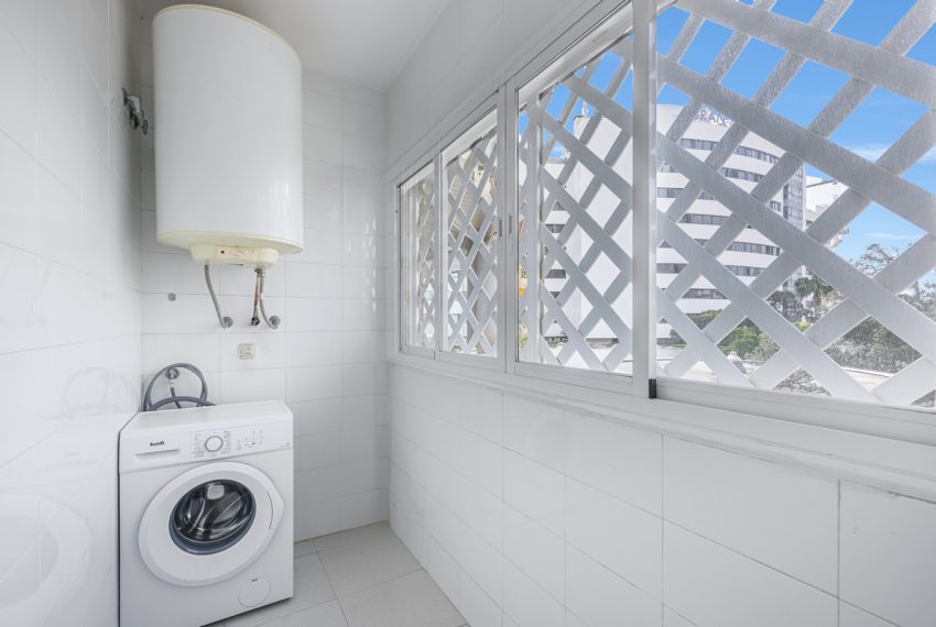 R5342575-Apartment-For-Sale-The-Golden-Mile-Middle-Floor-Apartment-2-Beds-151-Built-15