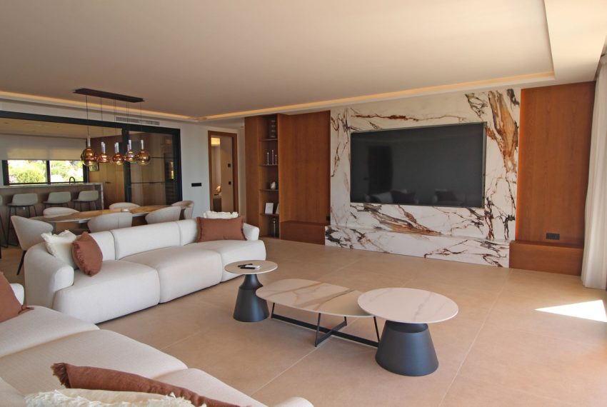 R5344027-Apartment-For-Sale-Nueva-Andalucia-Middle-Floor-Apartment-3-Beds-205-Built