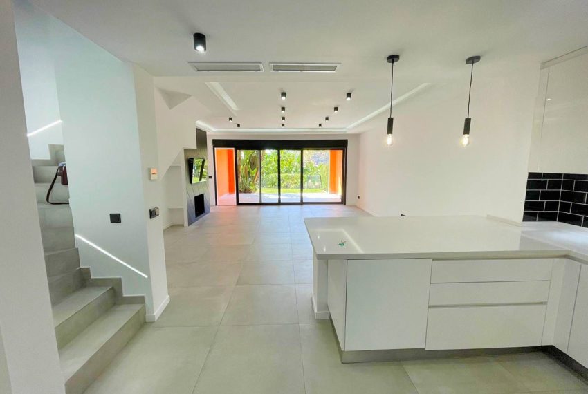 R5346175-House-For-Sale-El-Paraiso-Townhouse-3-Beds-150-Built-4