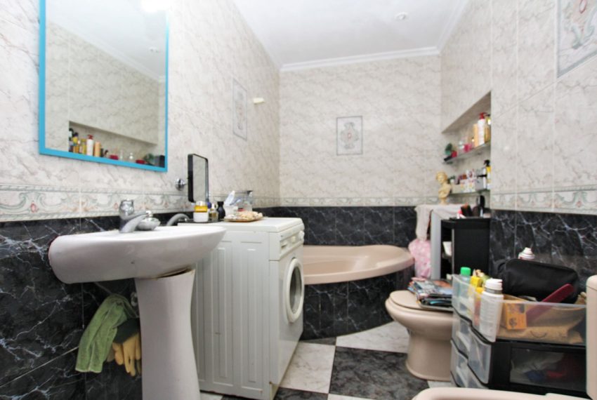 R5346388-House-For-Sale-Marbella-Townhouse-6-Beds-220-Built-10