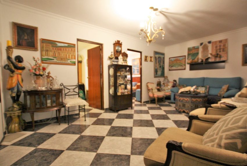 R5346388-House-For-Sale-Marbella-Townhouse-6-Beds-220-Built-11